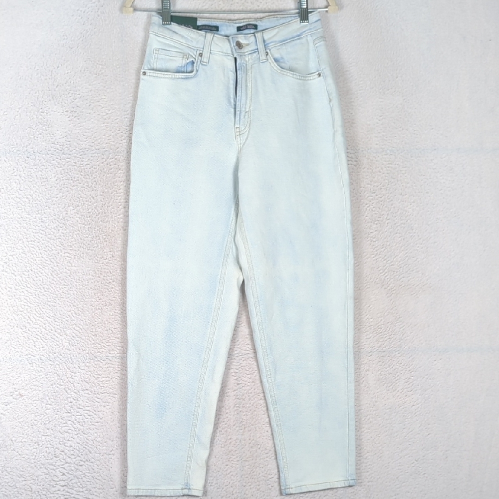 Wild Fable Women's Light Wash Super Hi-Rise Tapered Jeans Size 2